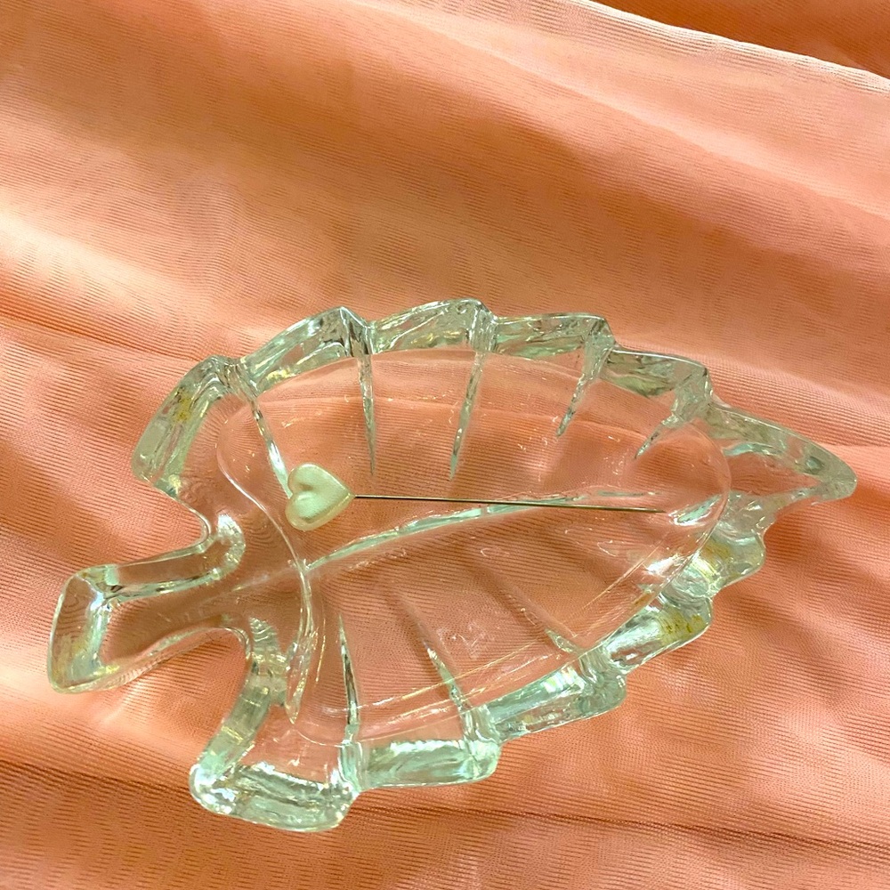 LEAD CRYSTAL LEAF DISH - Picture 4 of 4